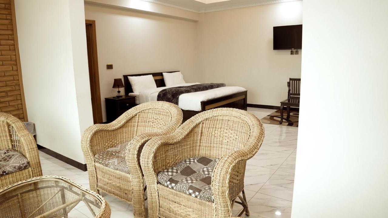 Grand Taj Hotel Murree Exterior photo
